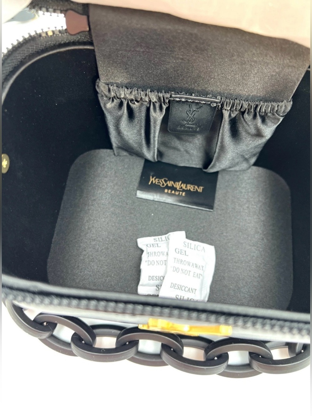 YSL NEW with box Saint Laurent Black Quilted Vanity Bag with Gold YSL Logo. - Picture 5 of 9